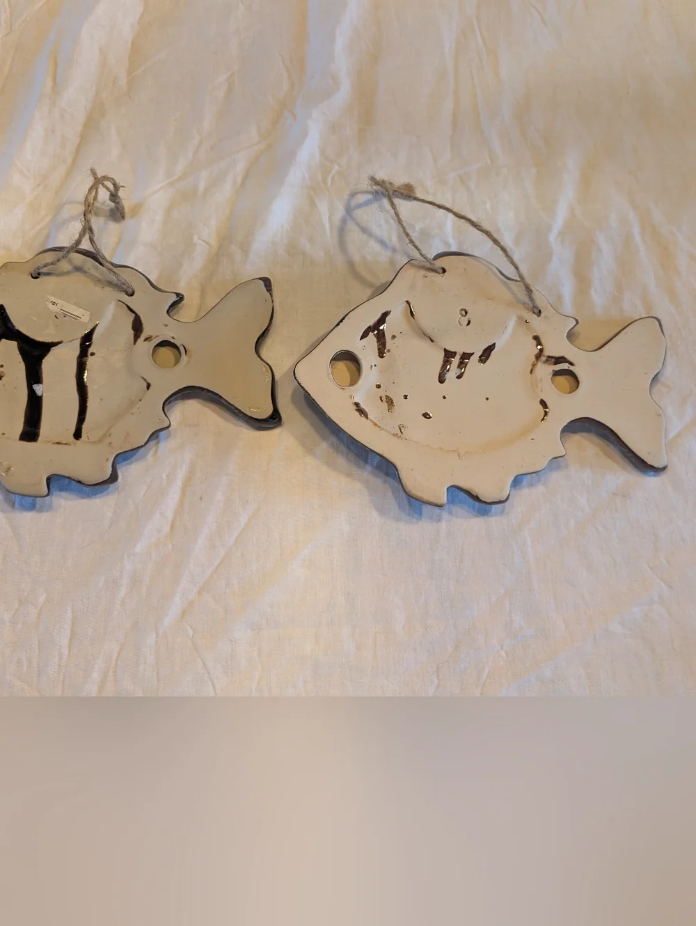 2/50$ Handcrafted Ceramic Fish Wall Hangings in Blue and Brown - Set of 2 - Picture 4 of 4